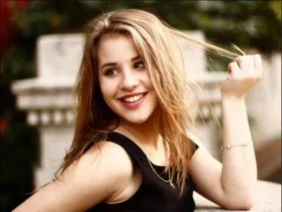 Qui interprte Lena, la sur de Nata ?