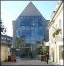 C'est la bibliothque Saint-Corneille tablit dans une abbaye dans laquelle plusieurs reliques furent gardes. Qu'est-ce qu'une relique ?