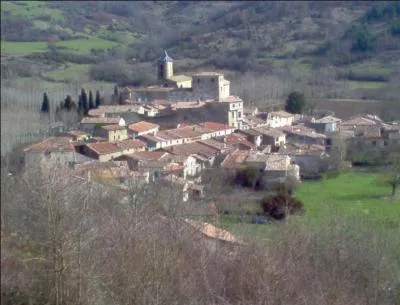 Village de l'Arige au creux d'un vallon, dans une boucle de la rivire de l'Hers, dans mes remparts je renferme une ancienne abbaye-forteresse, je suis :