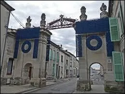 Nous passons la Porte de France et nous rentrons dans la ville lorraine de Ligny-en-Barrois. Dans quel dpartement sommes-nous ?