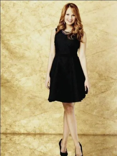 Idole n10 : c'est ma dernire idole dans mes favoris et c'est une magnifique rousse qui joue dans  Jessie . Qui est-ce ?