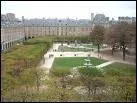 Place cree par Henri IV. Elle s'appelait Place Royale jusqu'en 1848 :