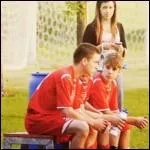 Comment son ancien entraineur de foot s'appelle-t-il ?