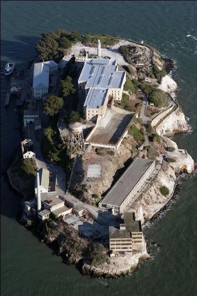 Pourquoi les prisonniers d'Alcatraz bnficiaient-ils de douches bien chaudes pendant leur incarcration ?