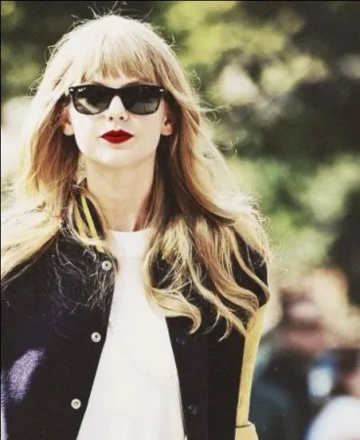 Taylor dit ne pas avoir de 'celebrity crush' mais toutes les swifties savent qu'il s'agit de :