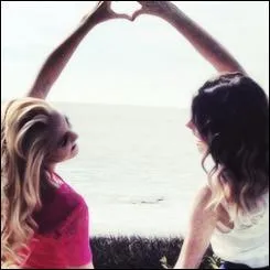 Quel rapport ont Martina et Mercedes, les actrices ?