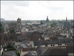 Nous partons  Dreux, ville situe en rgion ...