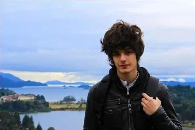 Dans la srie, de qui est-elle amoureuse ?