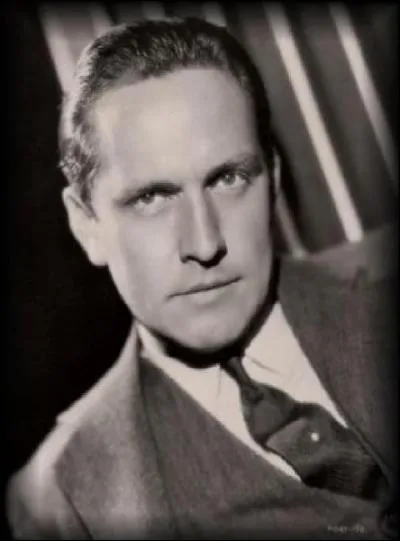 Cet acteur a remport deux fois l'Oscar du meilleur acteur pour ses rles dans les films 'Docteur Jekyll et Mister Hyde' et 'Les Plus Belles Annes de notre vie'.