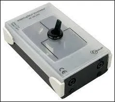 Pour raliser un circuit permettant d'allumer une lampe, dois-je obligatoirement disposer d'un interrupteur ?