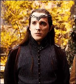 Comment s'appelle l'elfe qui accueille Gandalf  Fondcombe/Rivendell en l'absence d'Elrond ?