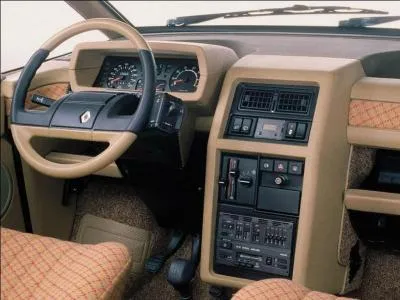 Celui qui vient est vraiment Renault, trouvez son nom de vhicule.