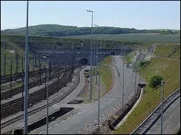 L'entre du tunnel cot franais est  :