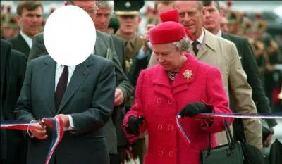 Il y a juste 20 ans , le tunnel est officiellement inauguré par la reine Elizabeth II et le président ... .