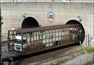 En camion , vous devez rejoindre une voiture destine aux chauffeurs .
