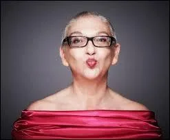 Comment s'appelle cette chanteuse ?