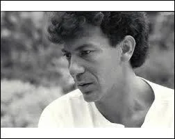 Comment s'appelle ce chanteur ?
