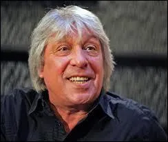 Comment s'appelle ce chanteur ?