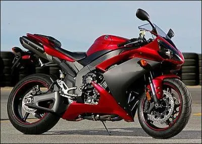 Cette moto est une ...