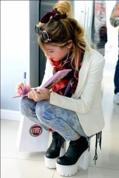 Pour finir, comment s'appelle son frre ?