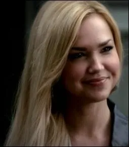 Quelle est la fille qui aidait Stefan  se contrler du sang ?