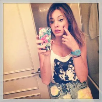 Elle a chant  Libre Soy  :