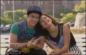 Avec qui est-elle en couple dans la srie ?