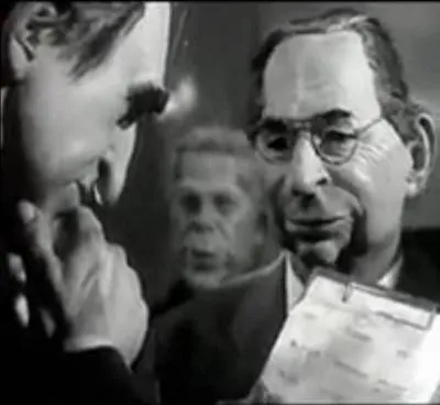 Donc, lors de son d&eacute;part, un employ&eacute; lui remet la liste des 200 000 personnes qu'il a contribu&eacute; &agrave; sauver de l'emploi. Dans quelles entreprises ?