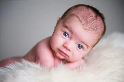 Combien d'heures par jour un nouveau-n doit-il dormir ?