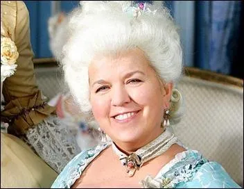 Quelle srie sur TF1 est prsente par une naine ?