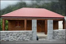 Quel est le nombre d'habitants  La Runion ?