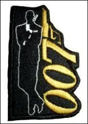 Quel acteur interprte James Bond dans  Moonraker  en 1979 ?