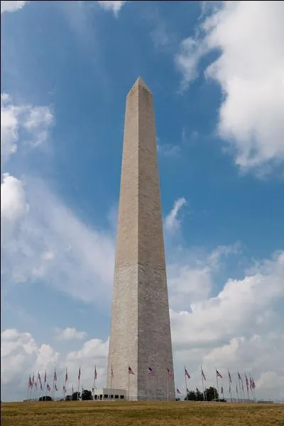 Il se nomme le  Washington Monument . De quel prsident amricain est-il une commmoration ?