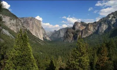 Je suis un parc national amricain situ en Californie, que suis-je ?