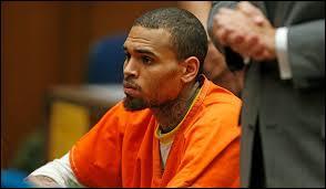 Pourquoi Chris Brown est-il emprisonn depuis maintenant 7 semaines ?