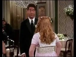 Dans cette scène, Ross profite de la situation pour se montrer charmant avec les enfants, pour séduire sa nouvelle conquête ! Mais ce n'est pas toujours si facile, pourquoi ?