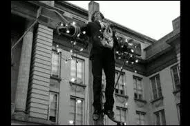 En 2013, ce clip choc et controvers a fait couler beaucoup d'encre.