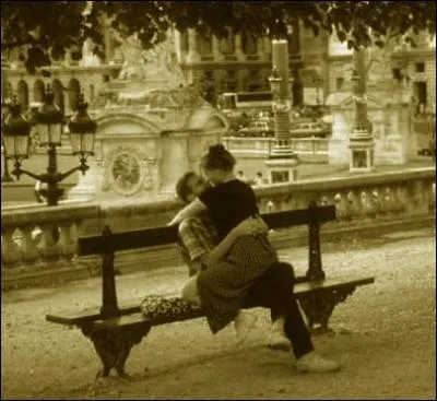 Ils sont publics mais cachent souvent les amours dbutants...