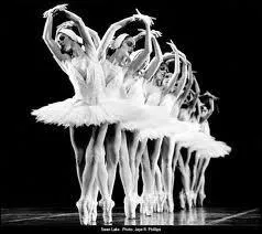 Comment s'appelle la prestigieuse cole de danse en France ?