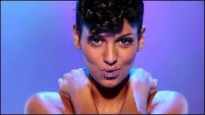 Quel est som premier single ?