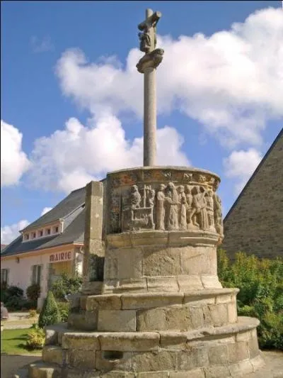 Nous terminerons notre priple en Bretagne  Pleubian dont l'glise possde une trs belle chaire extrieure, nous pourrons aussi consacrer un peu de temps au sillon de Talbert, long de trois kilomtres et large de trente mtres qui s'avance en mer aux milieux des rcifs, dans quel dpartement sommes-nous ?