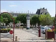 Nous partons  la dcouverte de Jarnac. Ville natale de Franois Mitterrand, elle se situe en rgion ...