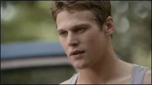 tait-il en couple avec Caroline dans la saison 1 ? Qui est-ce ?