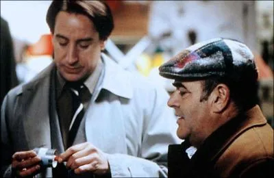 Adapt des romans du regrett catalan Manuel Vasquez Montalban,  Pepe Carvalho  a tout pour lui : les intrigues, Juanjo Puigcorb, les seconds rles et parmi eux, un visage bien connu du PAF. Lequel ?