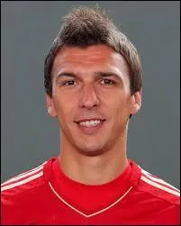 Qui est ce joueur de foot ?