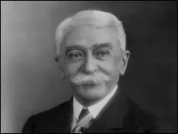 Qui a eu l'ide de renouveler ces jeux ?