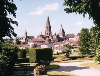 Nous voici dans un village nomm Le Dorat, dans quel dpartement sommes-nous ?