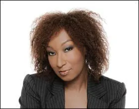 Quel est le nom du lieutenant avec qui il a l'habitude de travailler, incarné par Nadège Beausson-Diagne ?