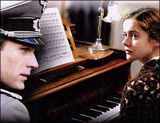 Quel est le morceau de musique que joue l'Allemand parfois ?