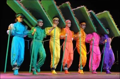 D'aprs la lgende, qui furent les trois fondateurs du  Lotus Blanc   ?